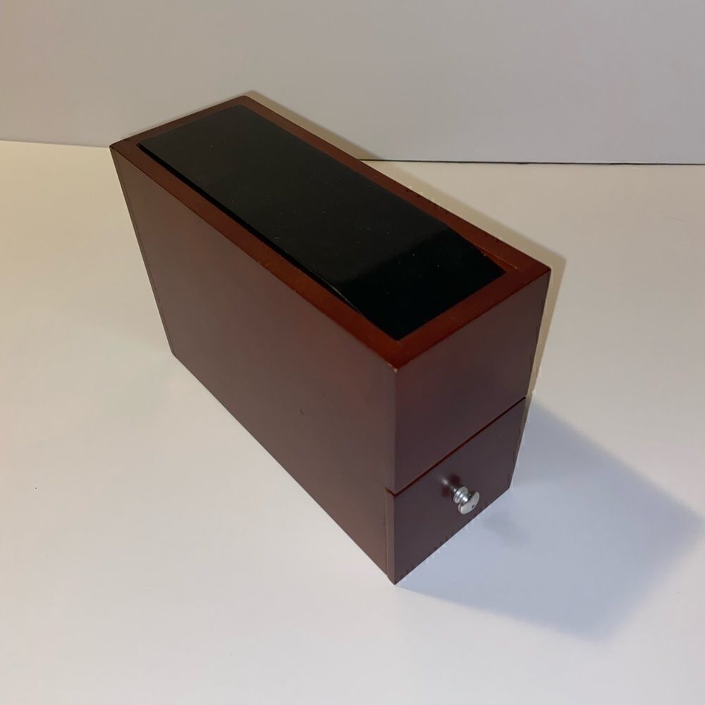 ‎Vintage Art mall of America Vintage Wooden collectible Keepsake box